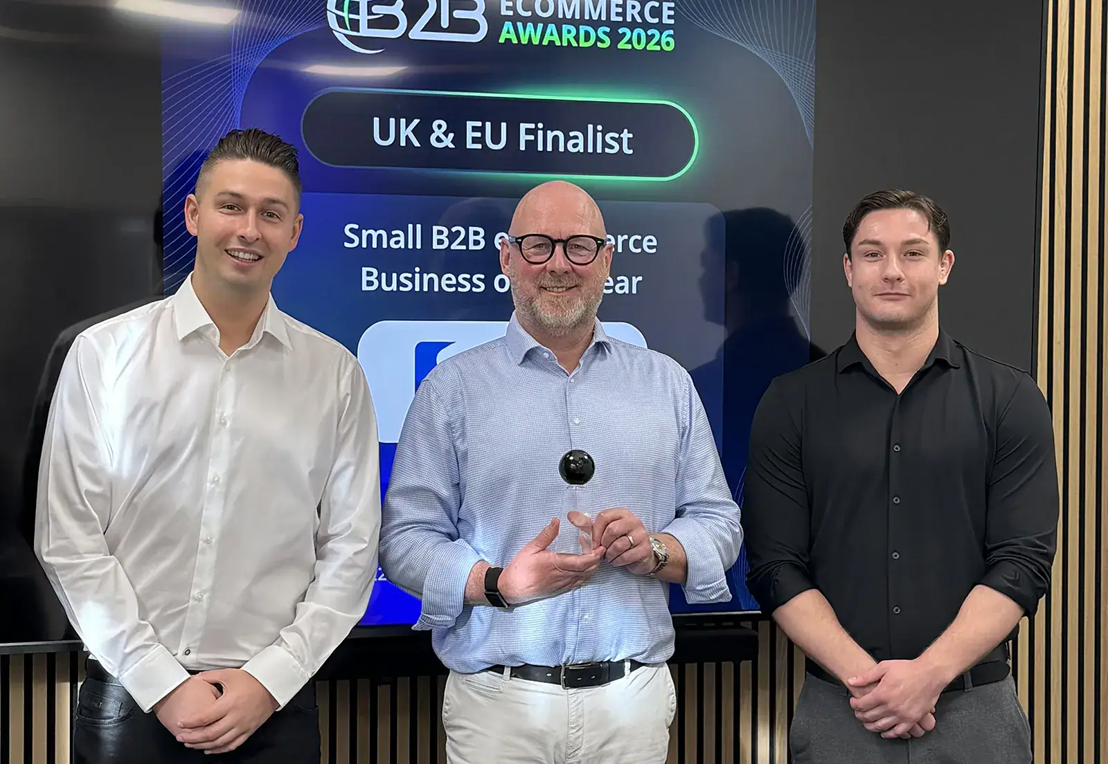 Stephan Seyffer, Alexander Platz und Jens Jungkind mit dem B2B eCommerce Award 2026